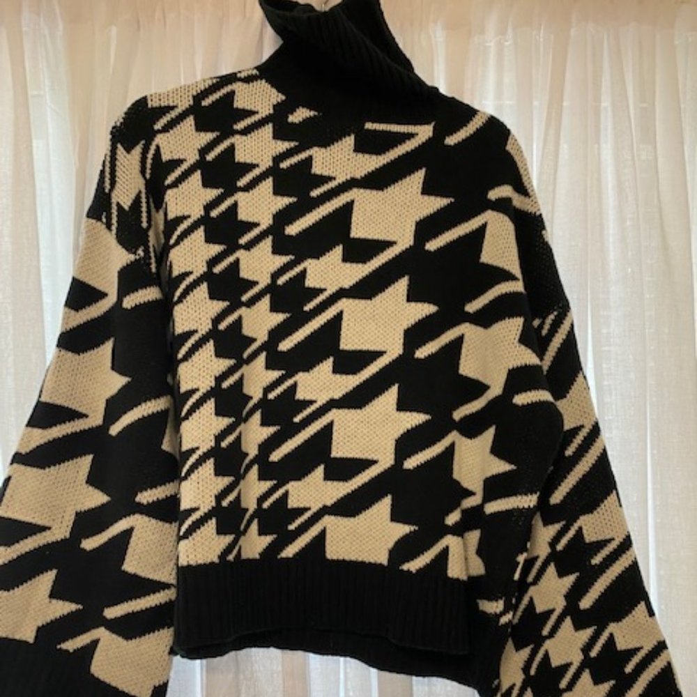 Misguided US 4/EU 36/UK 8 Black & White Turtleneck Sweater